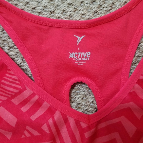 Old Navy Active Racerback with Keyhole Sports Bra! - Picture 4 of 4